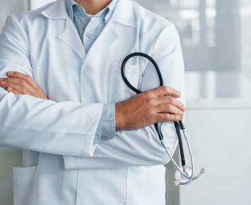 How UK Doctors Can Legally Start Private Practice in Dubai: Licensing, Requirements & Steps